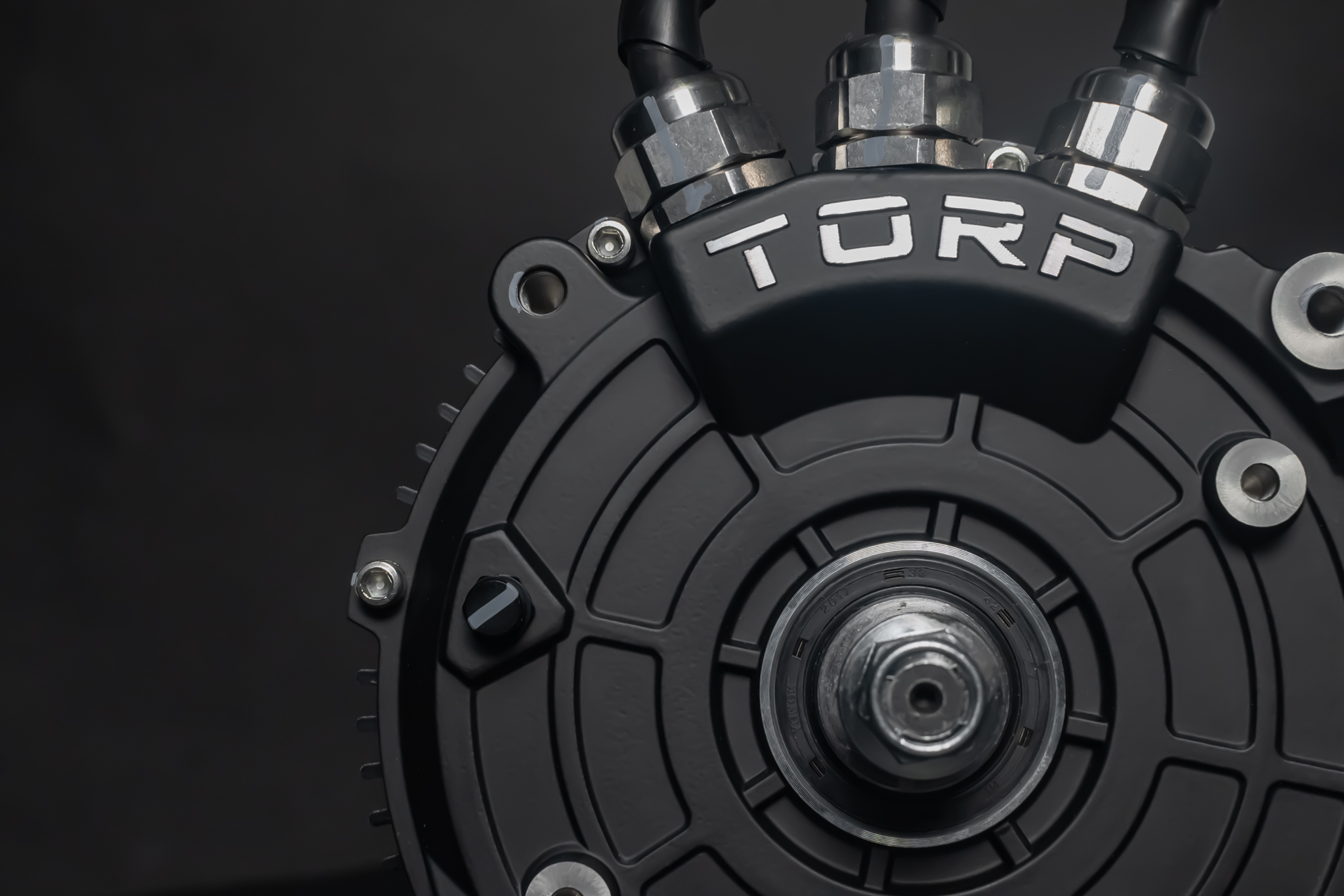 Torp TM40 Pro variklio jungčių zona su M6 antgaliais