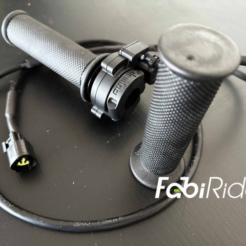 Domino Throttle P&P akceleratoriaus rankenėlė, bendras vaizdas iš šono