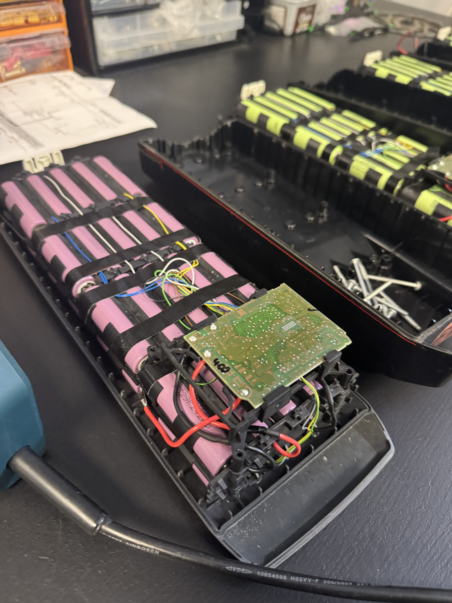 Elektrinio paspirtuko baterijos ardymas ir sveikatos diagnostika