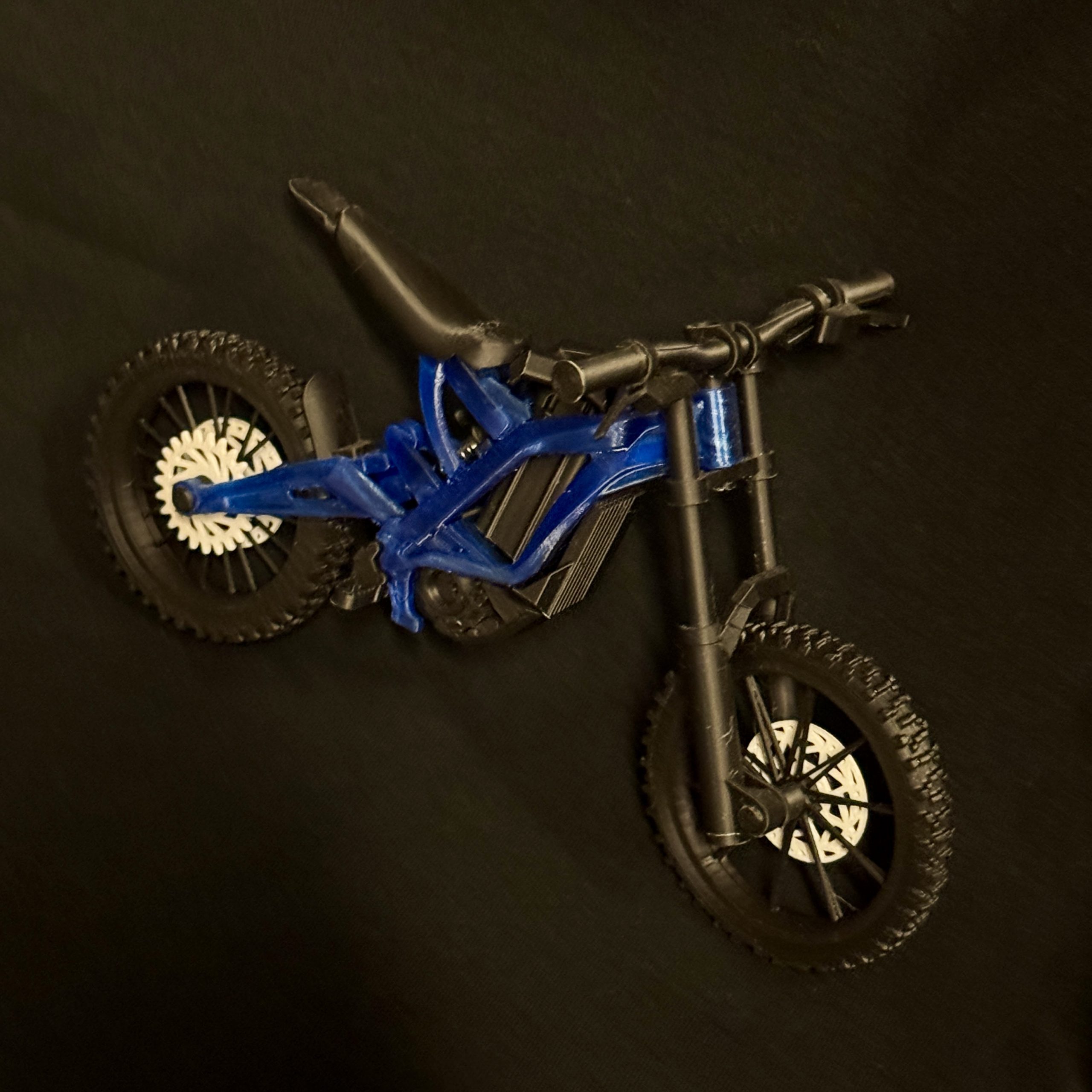 SurRon Mini 3D mėlynas motociklo modelis iš viršaus