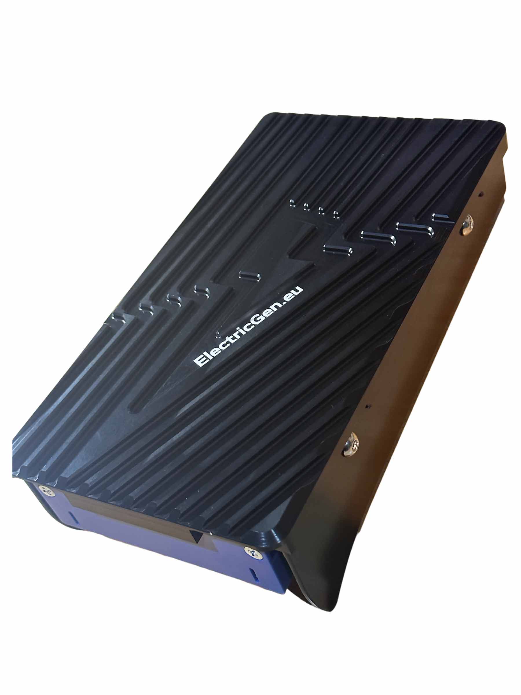 Controller brackets and heat sink included in the BAC4000 kit