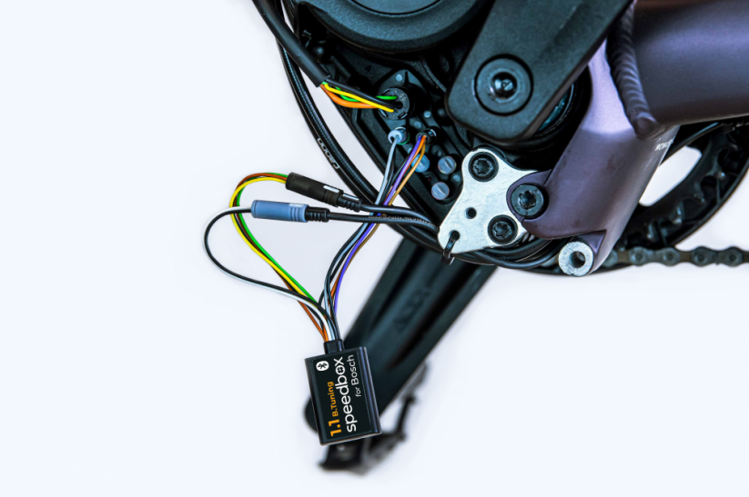 SpeedBox 1.1 B.Tuning module installed on a Bosch Gen4 Smart System e-bike