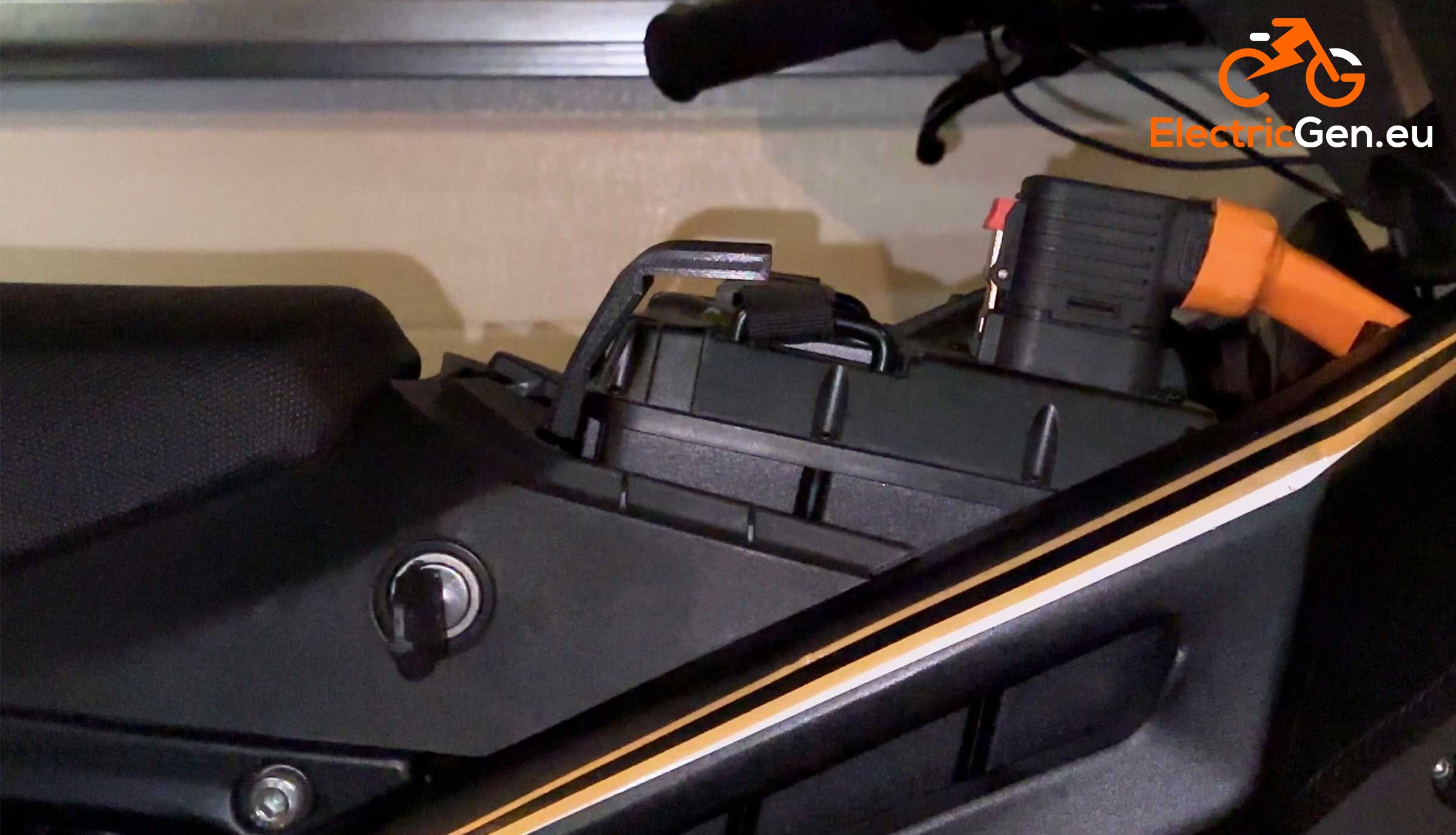 Unshaker spacer fitted in the Talaria Sting OEM frame battery cradle