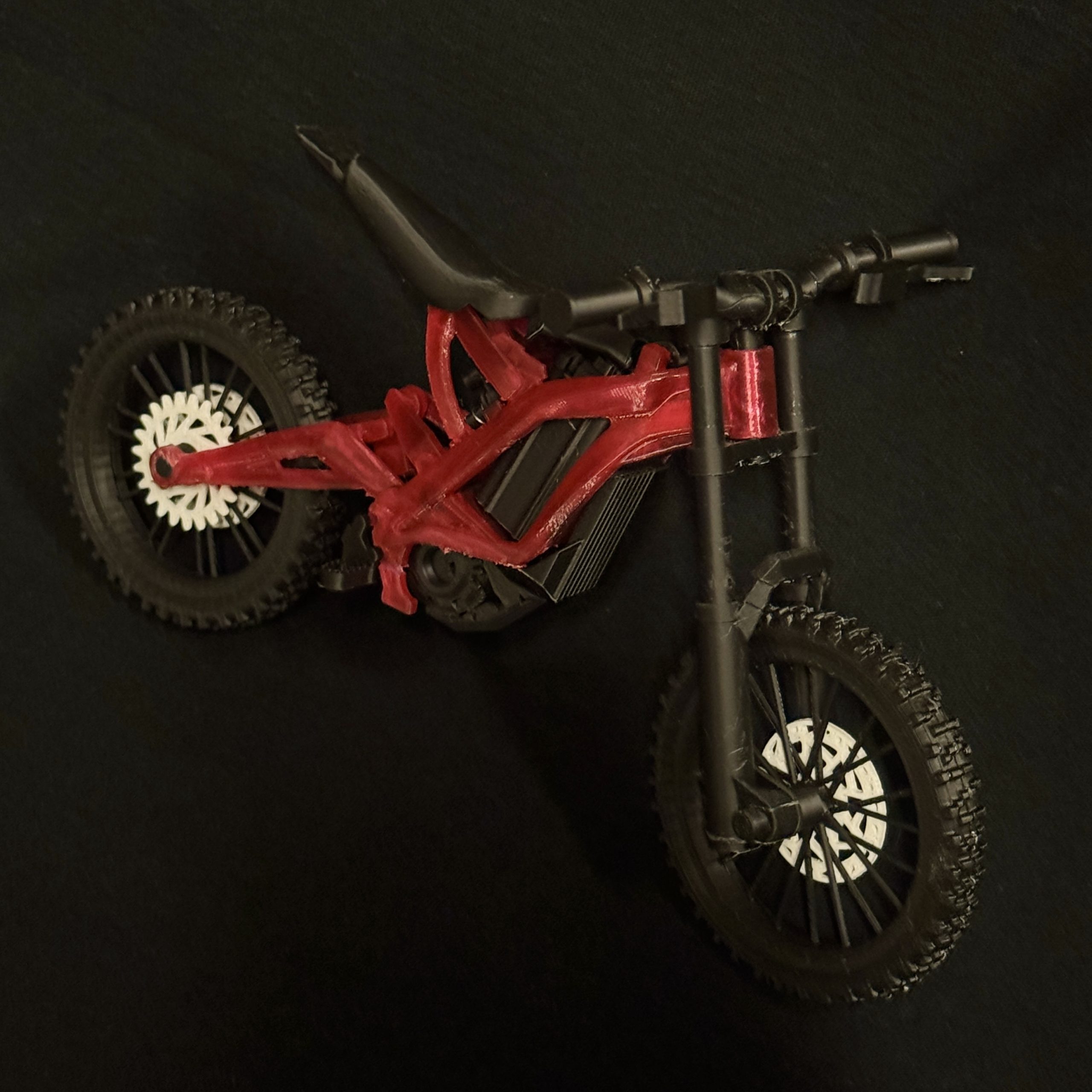 SurRon Mini 3D priedai: Chi baterija, EBMX valdiklis ir kojinis stabdys